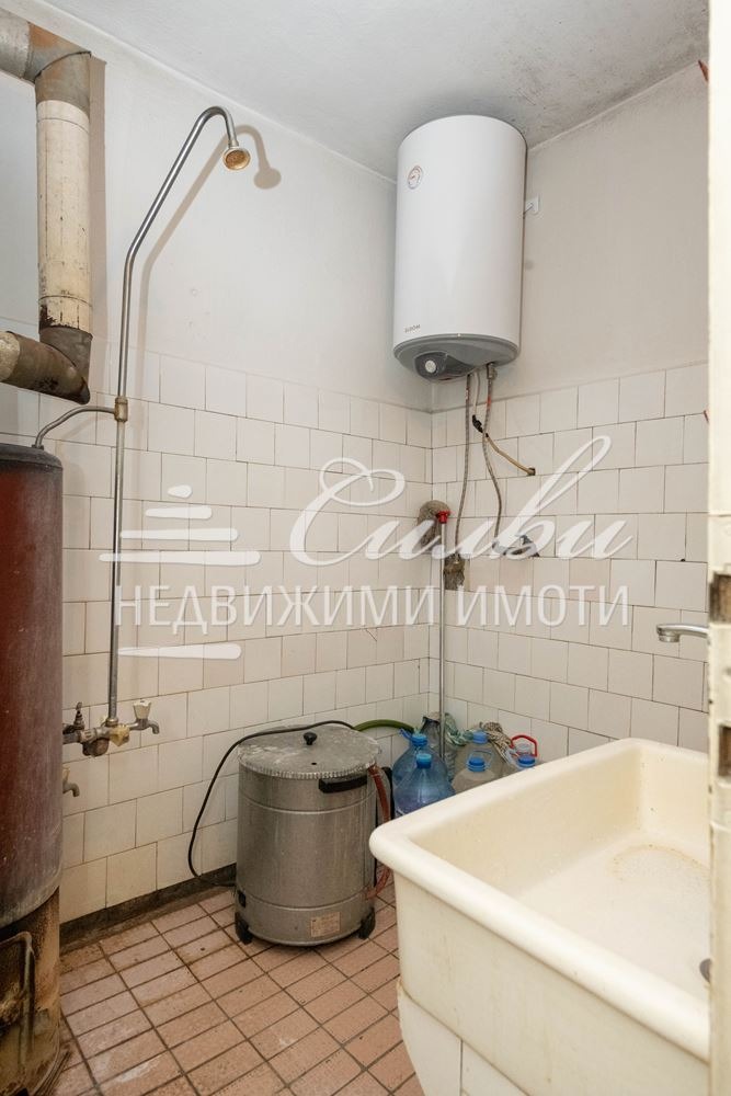 Продава МНОГОСТАЕН, гр. Шумен, Център, снимка 7 - Aпартаменти - 42396623