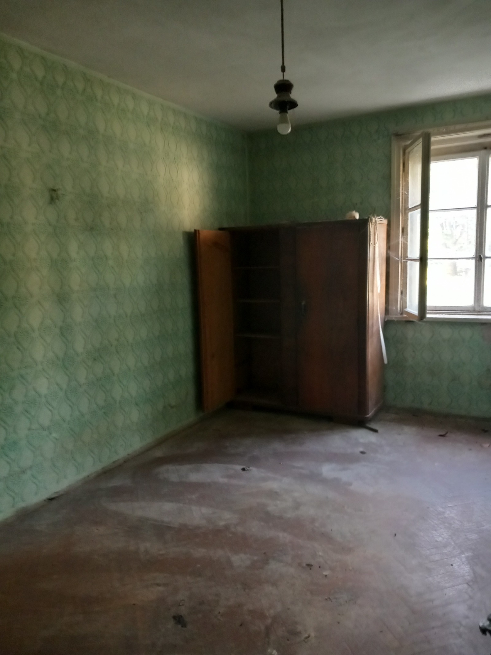 Продава 2-СТАЕН, гр. Мездра, област Враца
