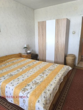 3 dormitoare Tri ciuciura - iug, Stara Zagora 2