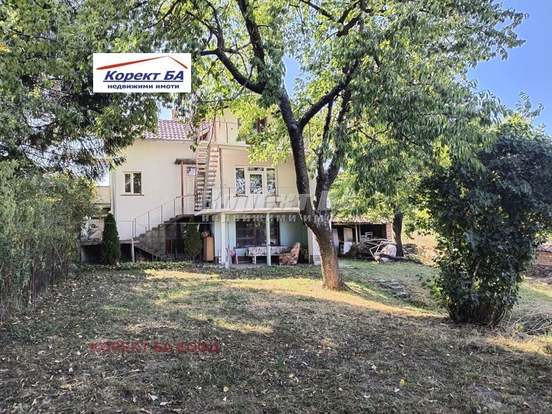 Продава  Къща област София , с. Габра , 200 кв.м | 92573128
