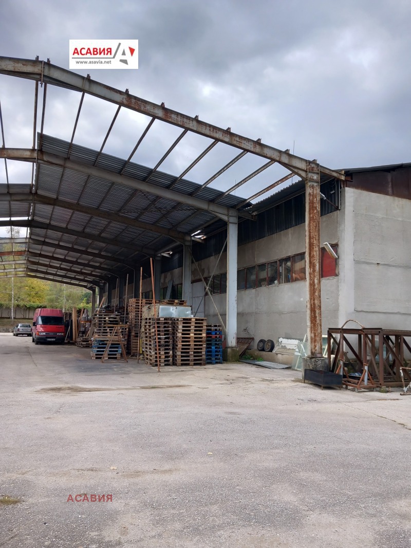 Продава ПРОМ. ПОМЕЩЕНИЕ, гр. Правец, област София област, снимка 5 - Производствени сгради - 53560963