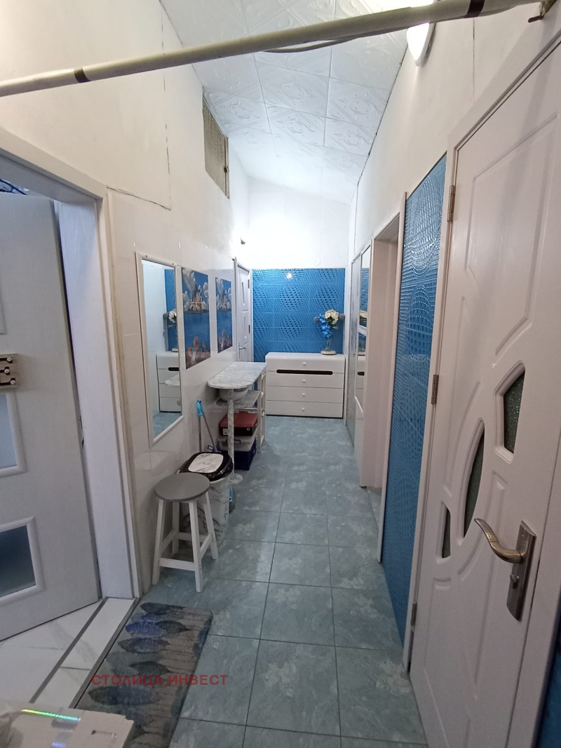 Продава АТЕЛИЕ, ТАВАН, гр. Русе, Дружба 2, снимка 2 - Апартаменти - 53509618