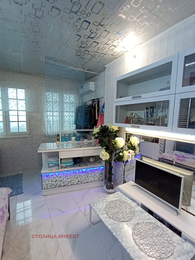 Продава АТЕЛИЕ, ТАВАН, гр. Русе, Дружба 2, снимка 3 - Апартаменти - 53509618