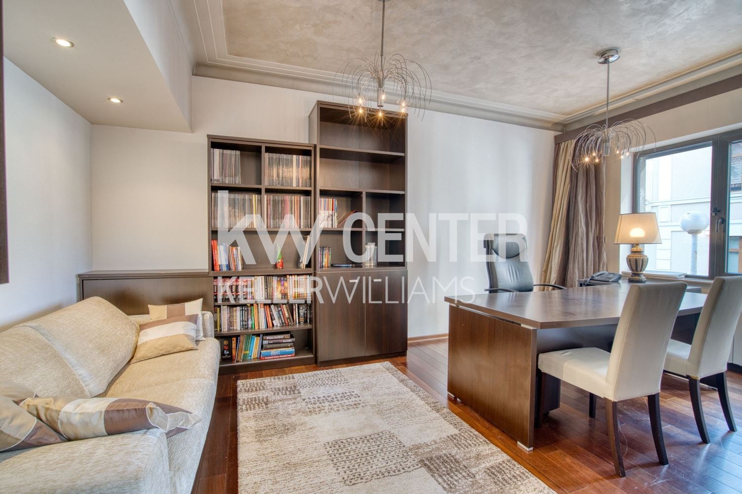 Продава МНОГОСТАЕН, гр. София, Център, снимка 4 - Апартаменти - 56079678