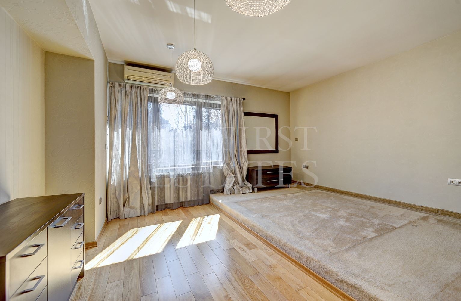 Продава МНОГОСТАЕН, гр. София, Център, снимка 8 - Апартаменти - 56079678
