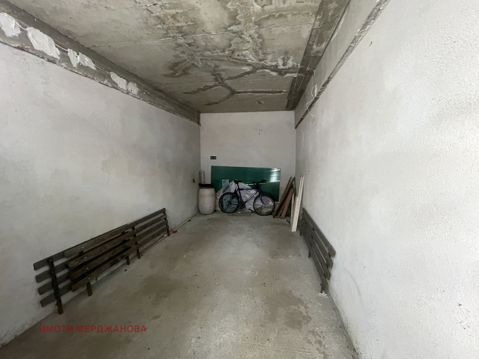Продава ГАРАЖ, ПАРКОМЯСТО, гр. Нова Загора, област Сливен, снимка 2 - Гаражи и паркоместа - 55686532