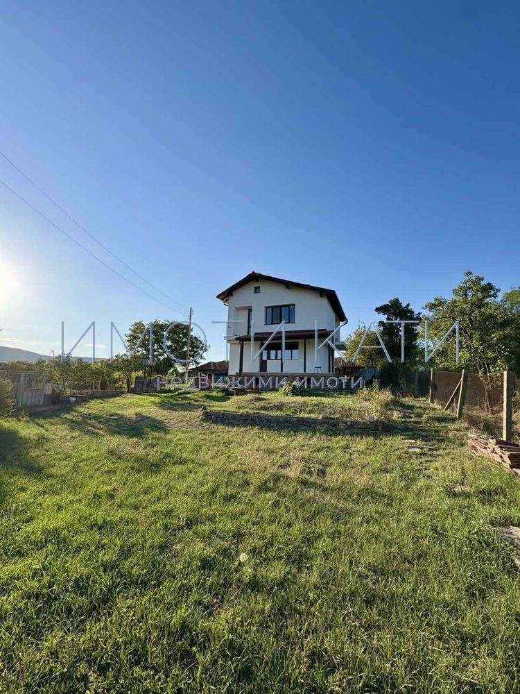 Продава КЪЩА, с. Егълница, област Перник