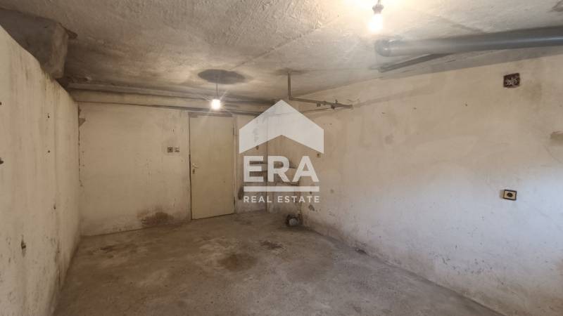 Продава  Гараж област Търговище , гр. Попово , 18 кв.м | 99583702