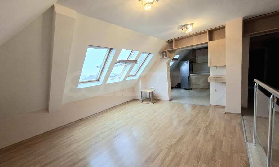 Продава 3-СТАЕН, гр. Варна, Цветен квартал