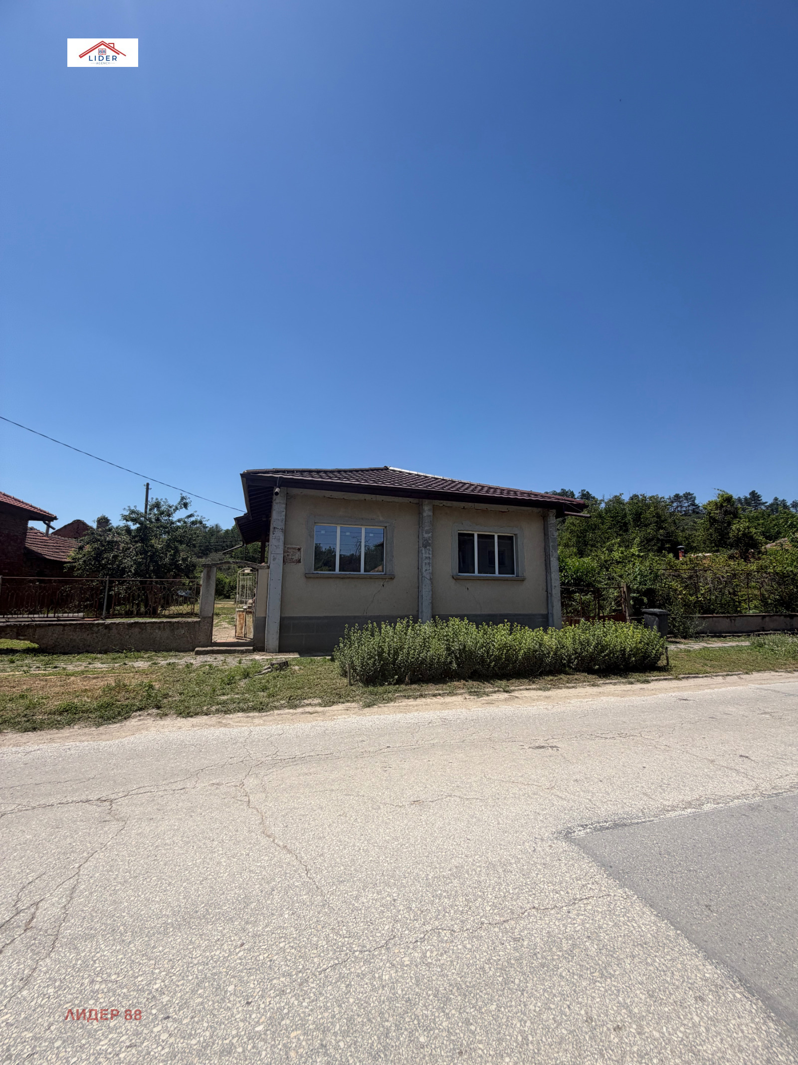 Продава КЪЩА, с. Комарево, област Плевен, снимка 3 - Къщи - 55077531