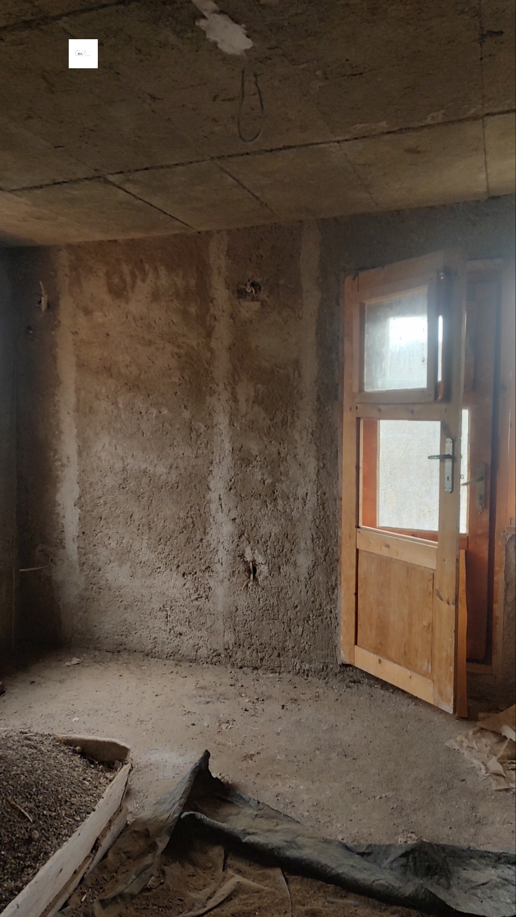 Продава КЪЩА, с. Лобош, област Перник, снимка 6 - Къщи - 53729496