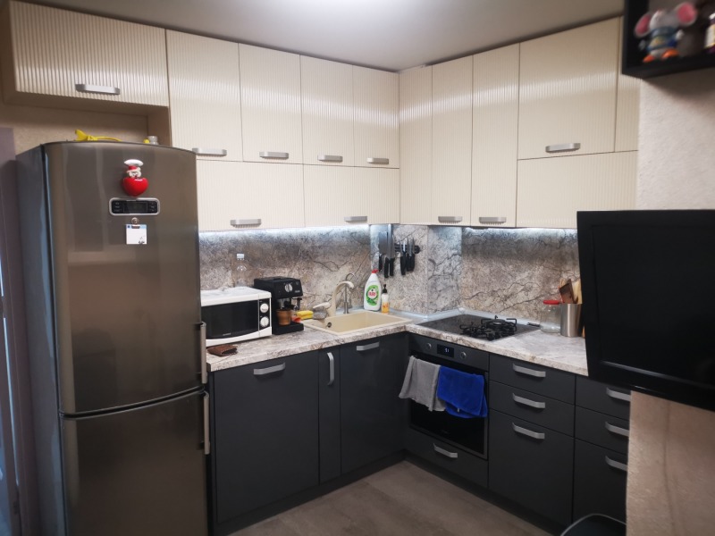 Продава 2-СТАЕН, гр. Русе, Централен кооп. пазар, снимка 5 - Апартаменти - 52798454