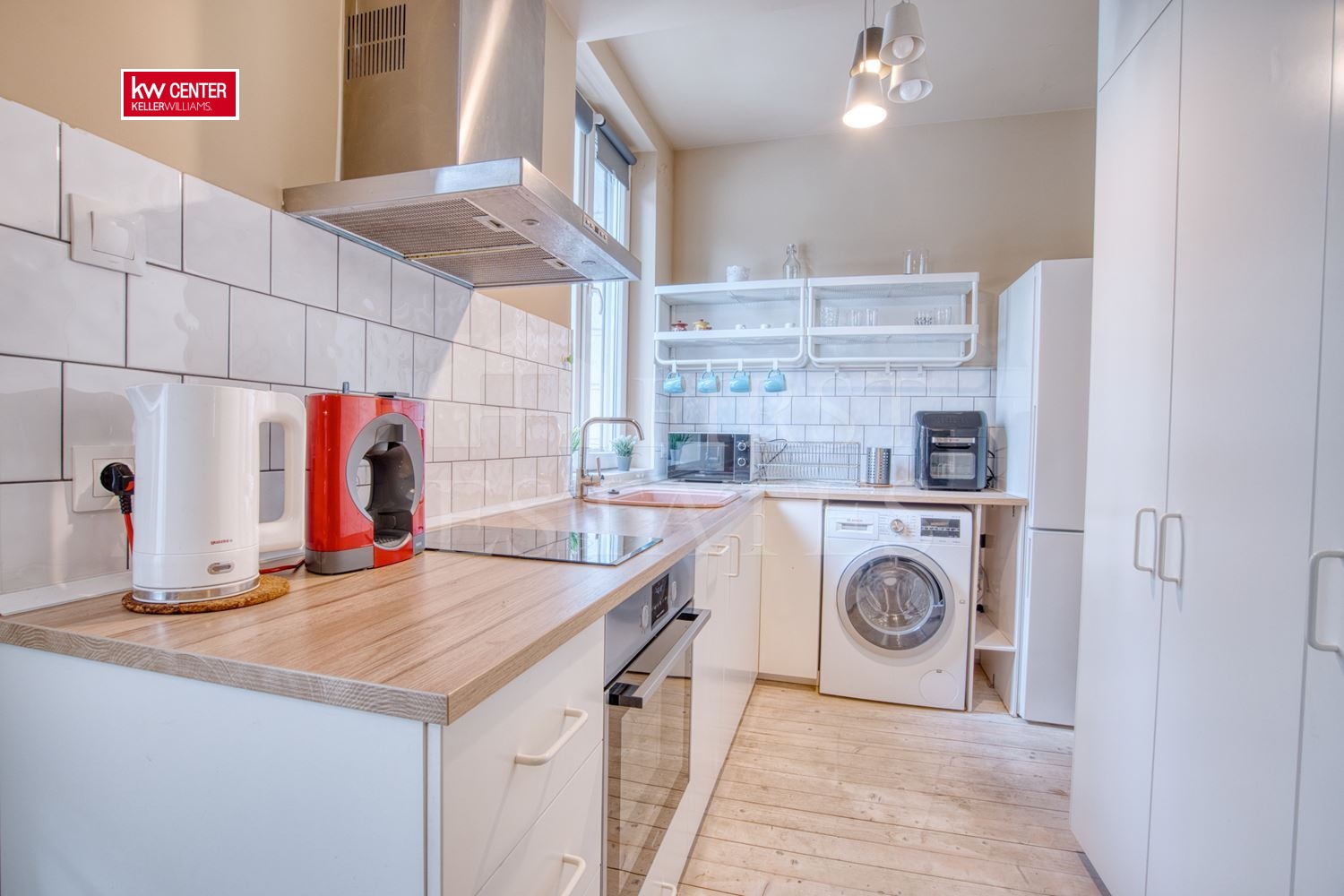 Продава 3-СТАЕН, гр. София, Център, снимка 2 - Апартаменти - 54023020