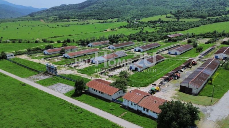 Продава ПРОМ. ПОМЕЩЕНИЕ в област София, гр. Ботевград - 66000 кв.м / 1 250 000 € » 2 444 787.50 лв., ХОУМ ТУ Ю БЪЛГАРИЯ