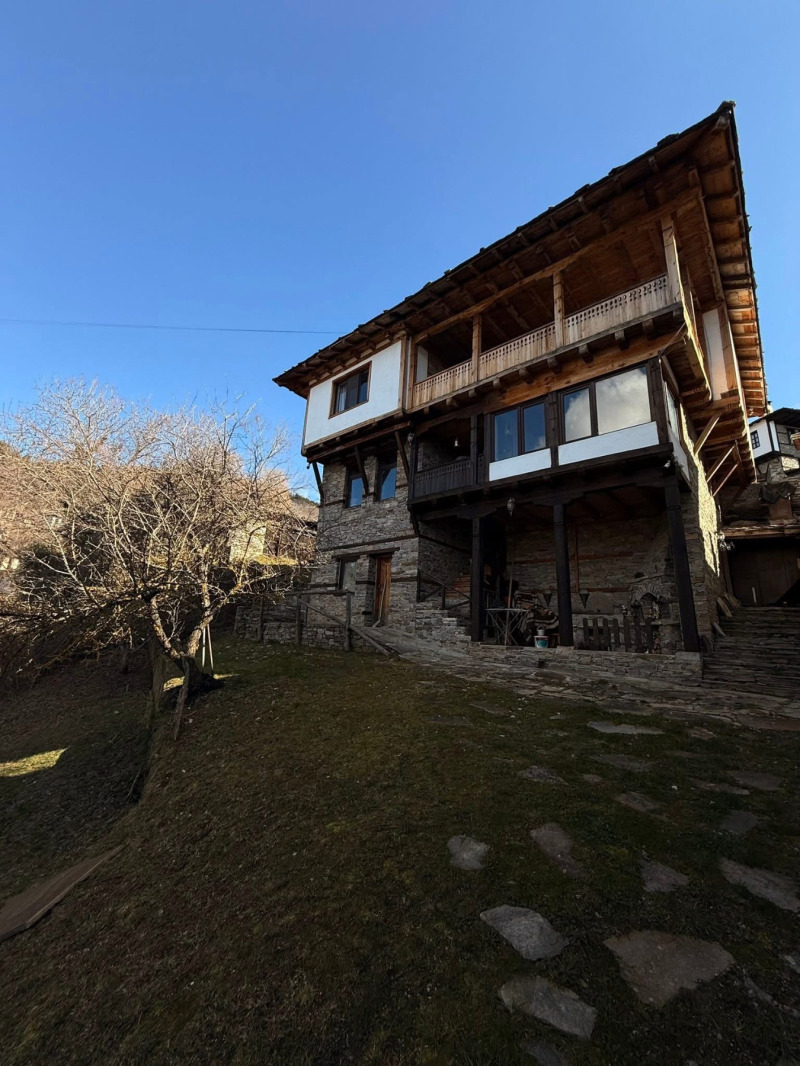 Продава КЪЩА в област Благоевград, с. Лещен - 251 кв.м / 299 000 € » 584 793.17 лв., ПИРИН ИМОТИ
