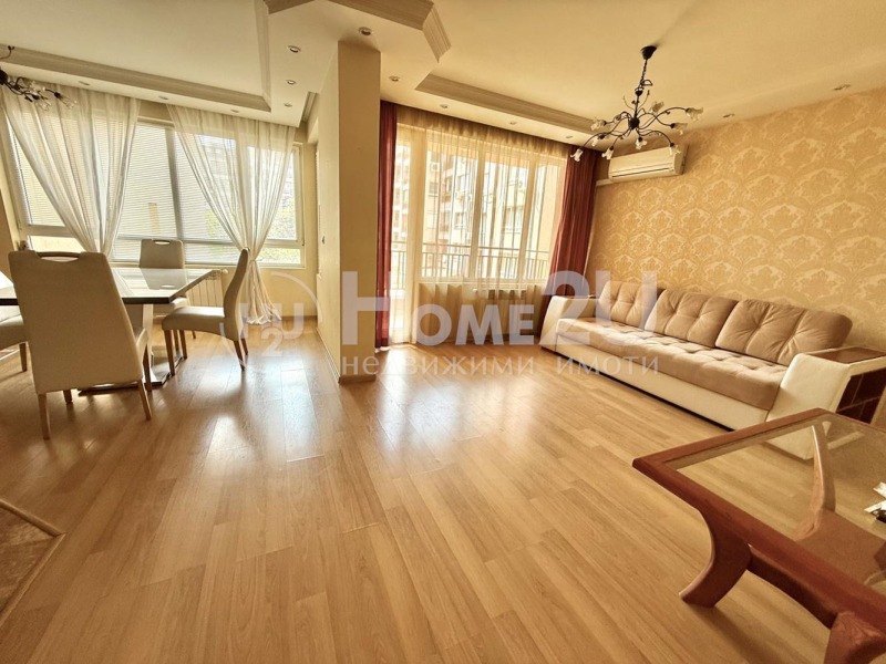 In vendita  1 camera da letto Varna , Vazragdane 1 , 130 mq | 83805203