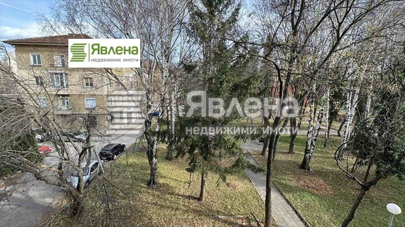 Продава 3-СТАЕН, гр. Перник, Изток, снимка 2 - Aпартаменти - 49564671