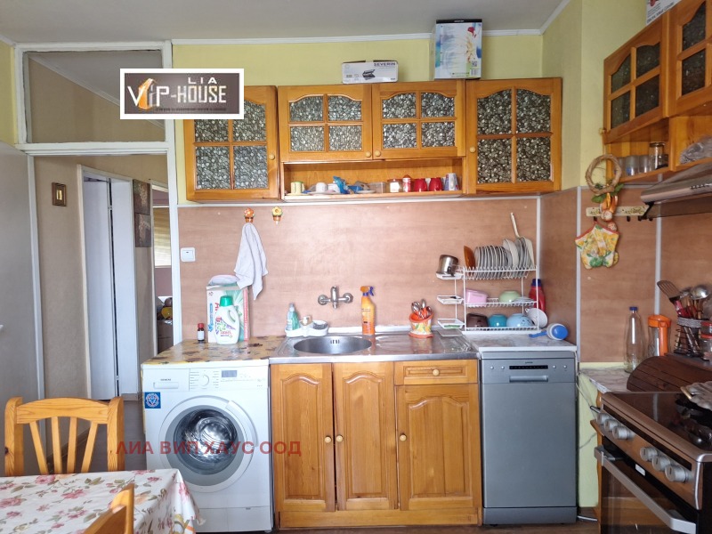 Продава  3-стаен град Пазарджик , Център , 84 кв.м | 61968854 - изображение [10]