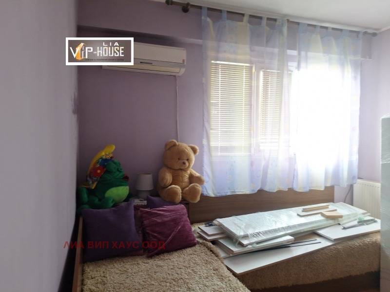 Продава  3-стаен град Пазарджик , Център , 84 кв.м | 61968854 - изображение [11]