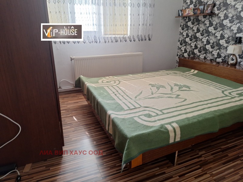 Продава  3-стаен град Пазарджик , Център , 84 кв.м | 61968854 - изображение [13]