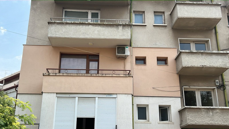 For Sale  1 bedroom Pleven , Idealen tsentar , 75 sq.m | 59445667