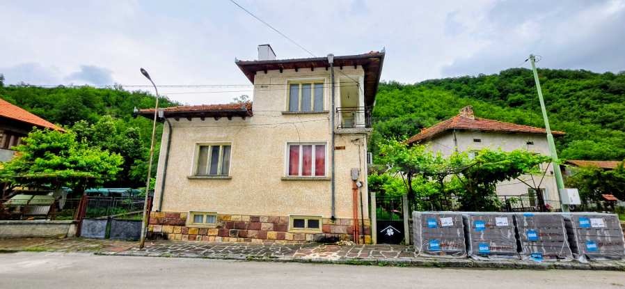 Продава КЪЩА, с. Лесидрен, област Ловеч, снимка 3 - Къщи - 54931943