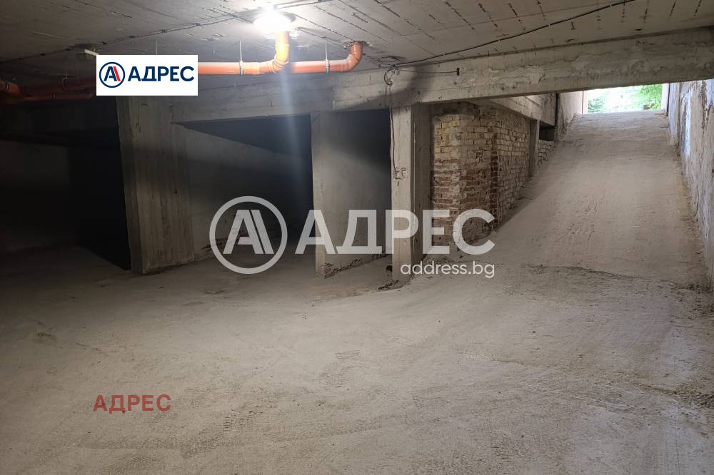 Продава ГАРАЖ, ПАРКОМЯСТО, гр. Варна, Център, снимка 8 - Гаражи и паркоместа - 53914879