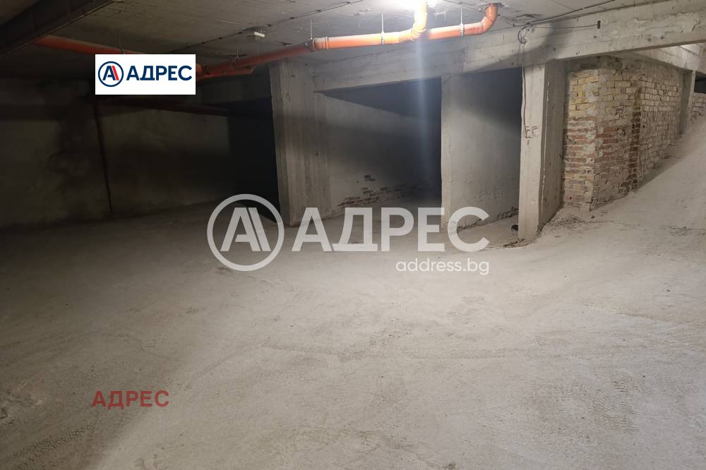 Продава ГАРАЖ, ПАРКОМЯСТО, гр. Варна, Център, снимка 5 - Гаражи и паркоместа - 53914879