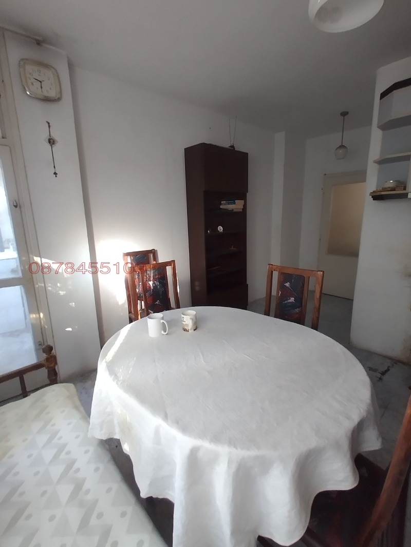 Продава 2-СТАЕН, гр. Кърджали, Център, снимка 2 - Апартаменти - 52927756