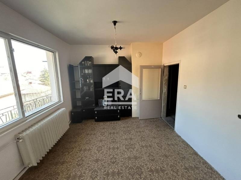 Продава ЕТАЖ ОТ КЪЩА, гр. Хасково, Хисаря, снимка 2 - Етаж от къща - 53643777