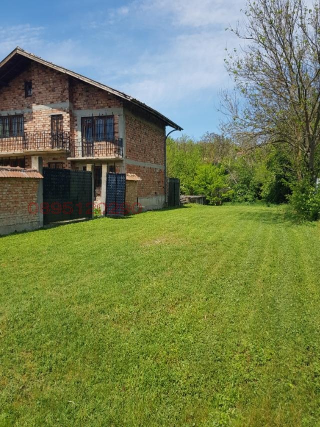 Продава КЪЩА, гр. Гулянци, област Плевен, снимка 3 - Къщи - 52784557