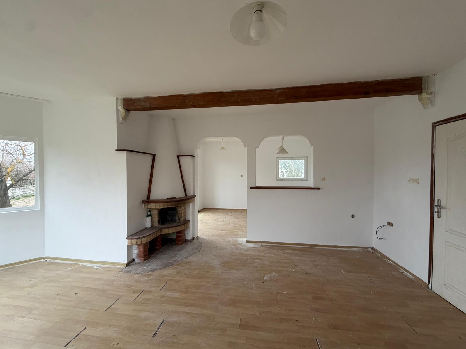 Продава КЪЩА, гр. Балчик, област Добрич, снимка 4 - Къщи - 54065167