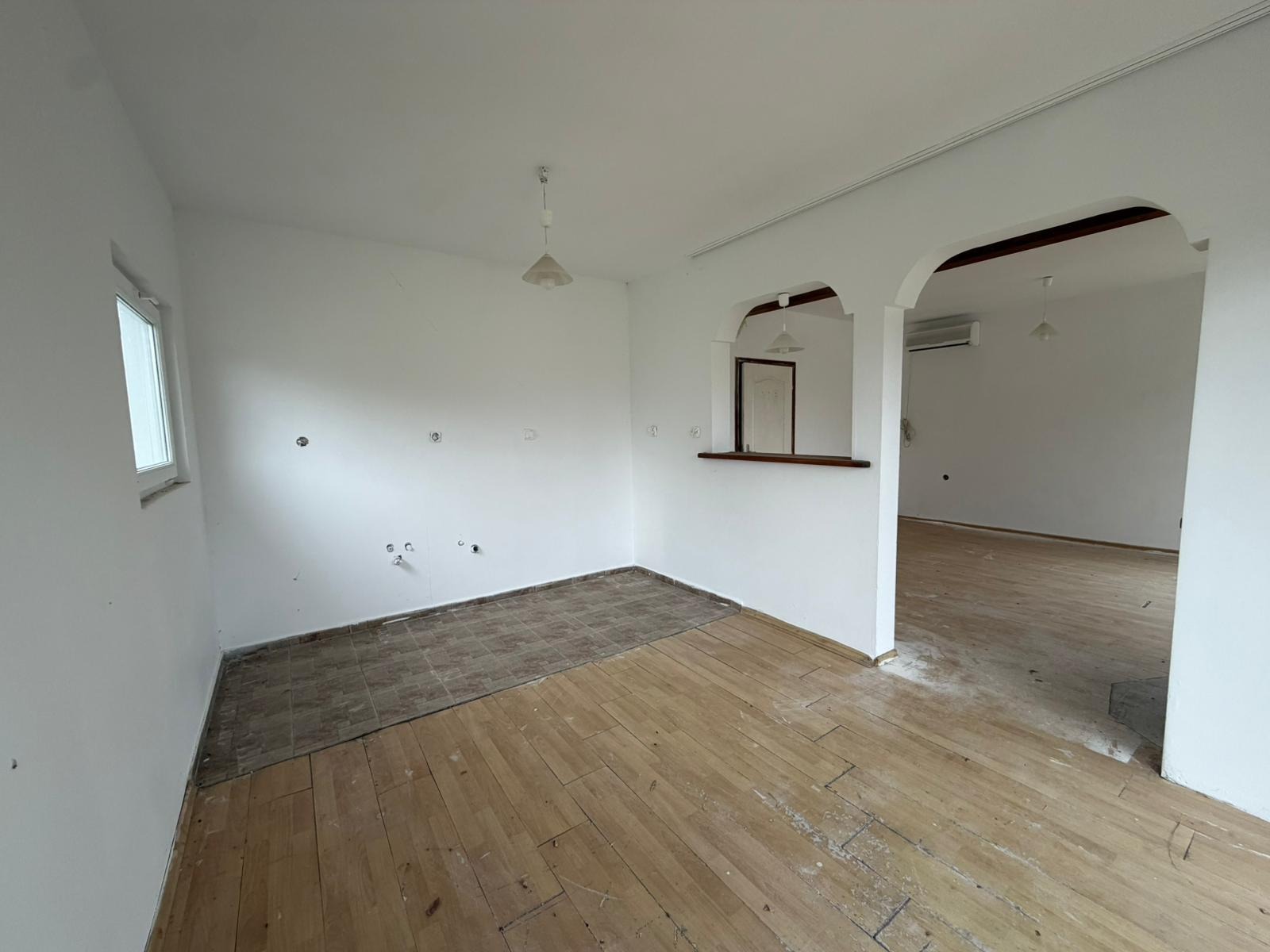 Продава КЪЩА, гр. Балчик, област Добрич, снимка 5 - Къщи - 54065167