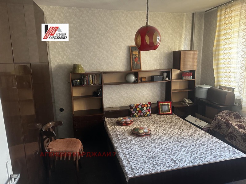 Продава 2-СТАЕН, гр. Кърджали, Център, снимка 7 - Aпартаменти - 48094594