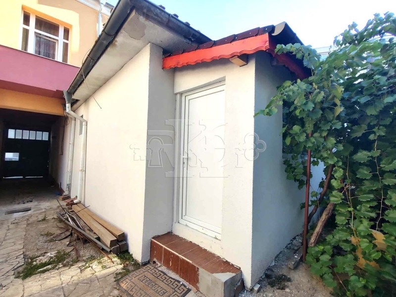 Продава  3-стаен град Добрич , Център , 80 кв.м | 78202817 - изображение [12]