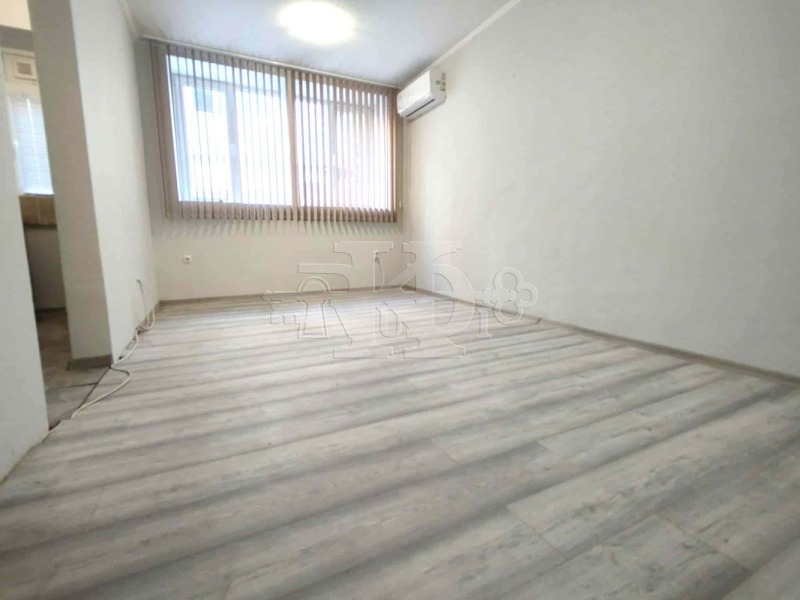 Продава  3-стаен град Добрич , Център , 80 кв.м | 78202817