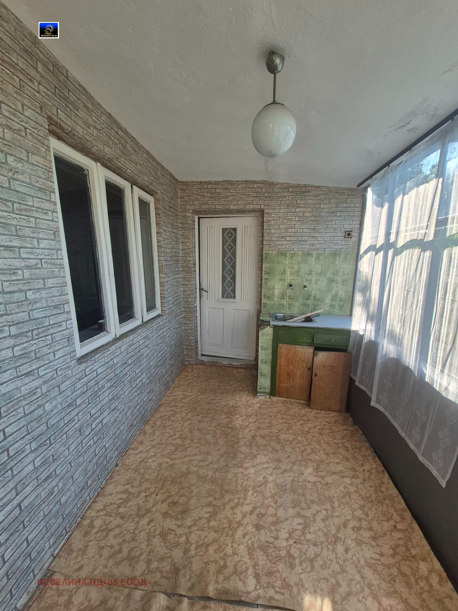 Продава КЪЩА, с. Карапелит, област Добрич, снимка 2 - Къщи - 53674013