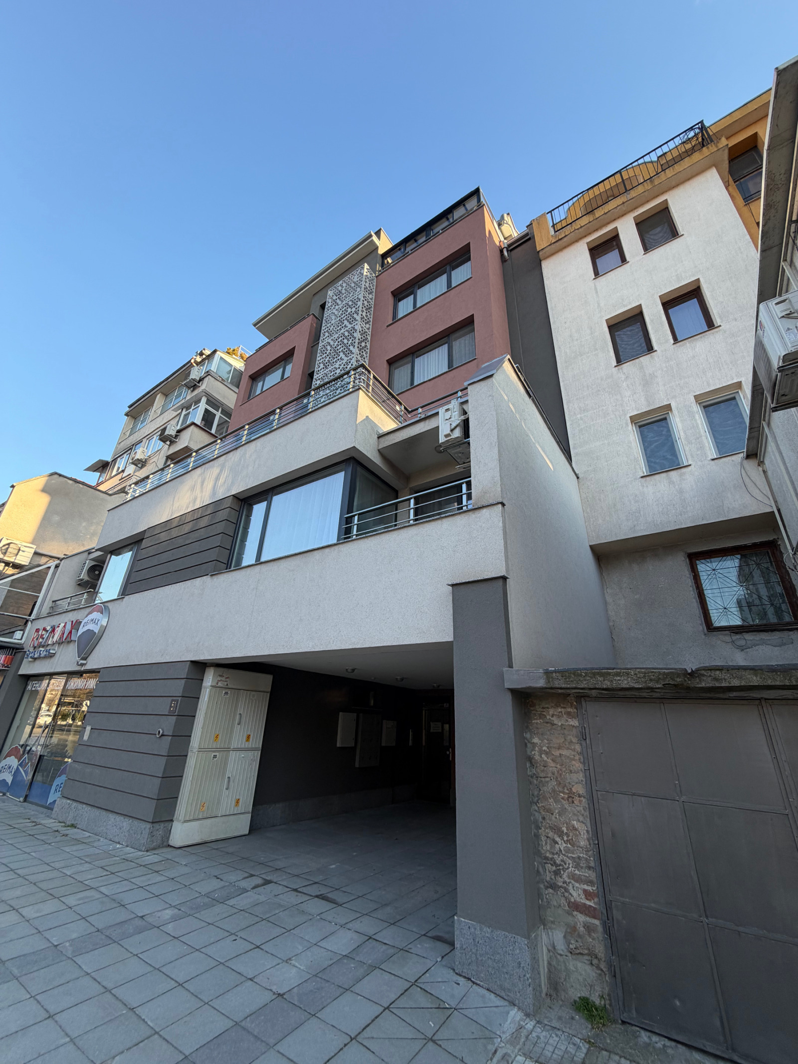 Продава ГАРАЖ, ПАРКОМЯСТО, гр. Пловдив, Младежки Хълм, снимка 4 - Гаражи и паркоместа - 53610914