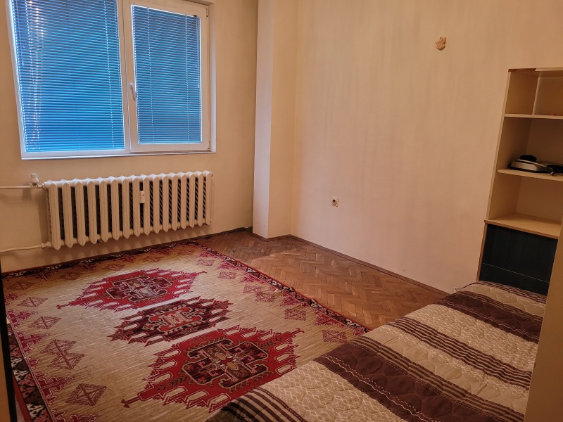 Продава  2-стаен град Плевен , Широк център , 64 кв.м | 63433837 - изображение [4]