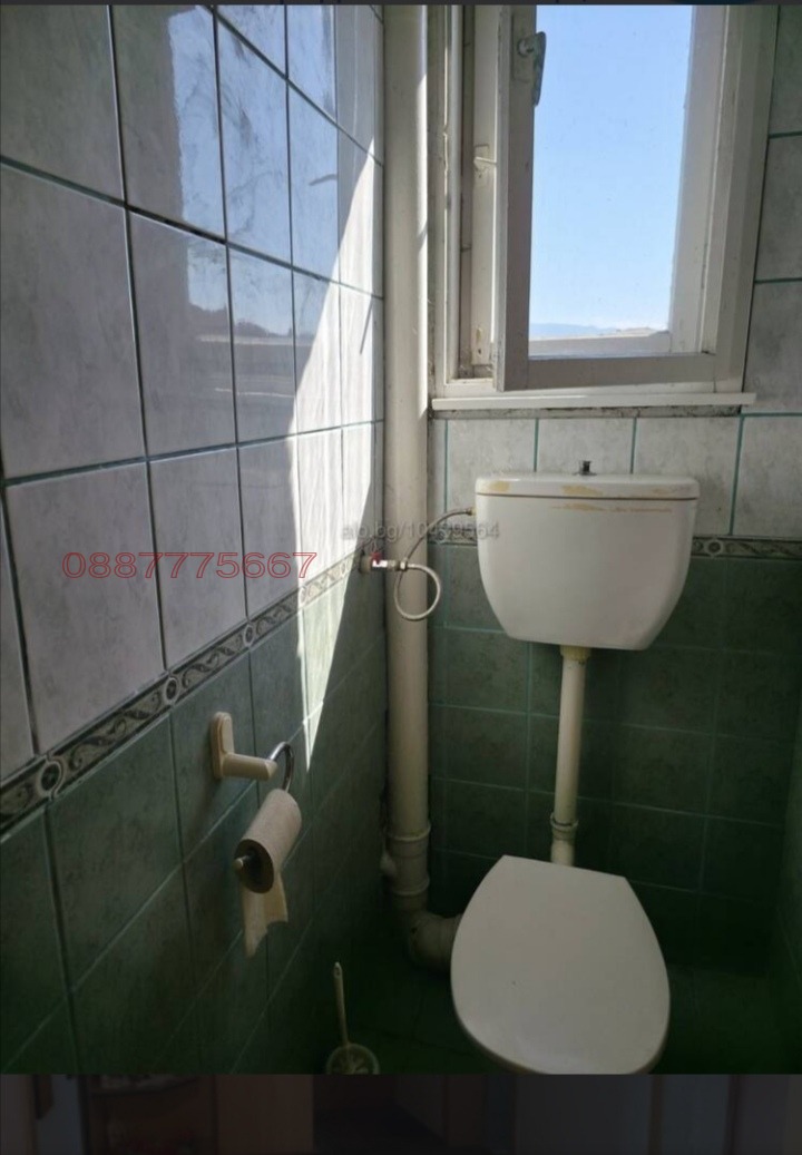 Продава ЕТАЖ ОТ КЪЩА, гр. Пловдив, Прослав, снимка 11 - Етаж от къща - 54263872