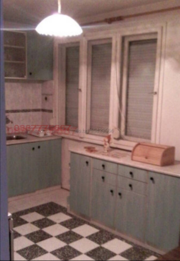 Продава ЕТАЖ ОТ КЪЩА, гр. Пловдив, Прослав