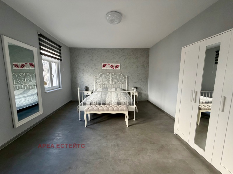 Продава МНОГОСТАЕН, гр. Бургас, Център