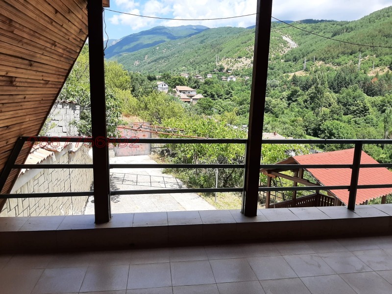 Продава ВИЛА, с. Лиляново, област Благоевград, снимка 15 - Вили - 52788748