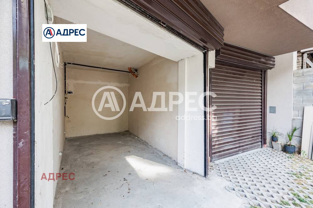 Продава ГАРАЖ, ПАРКОМЯСТО, гр. Варна, Център