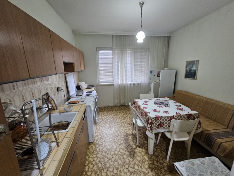 Продава 3-СТАЕН, гр. Пловдив, Кючук Париж