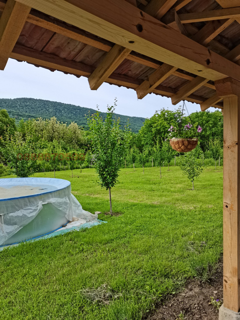 Продава ПАРЦЕЛ, с. Българене, област Ловеч