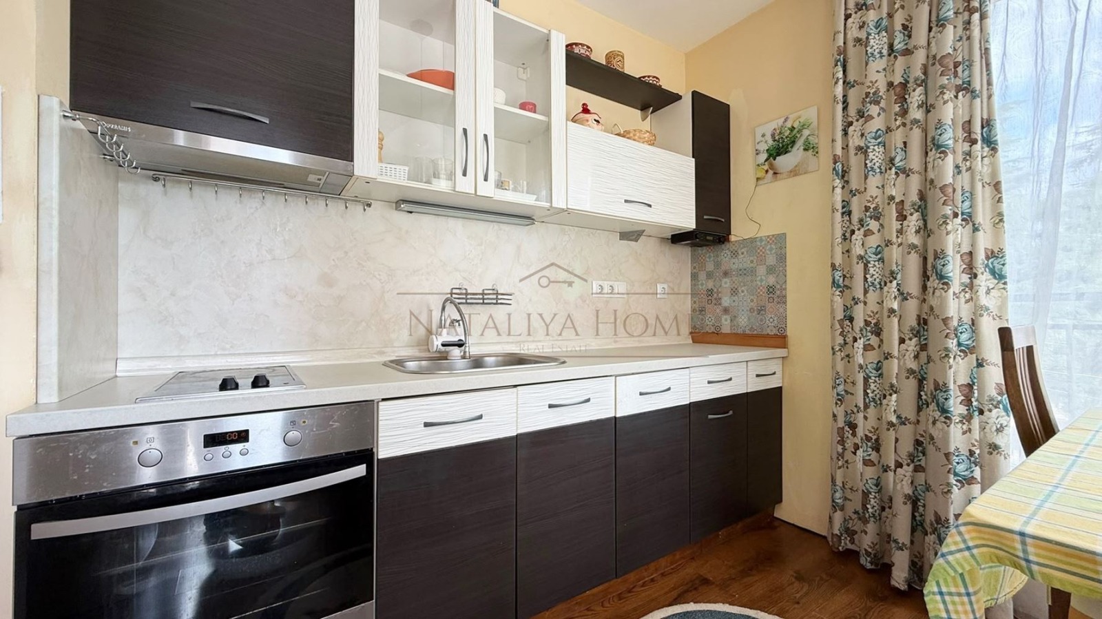 Продава МНОГОСТАЕН, гр. Бургас, Сарафово, снимка 7 - Апартаменти - 55396441