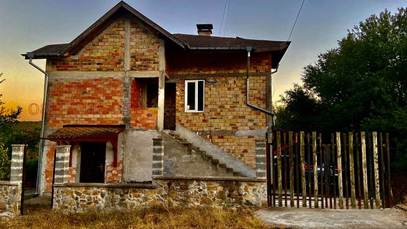 Продава КЪЩА, с. Бродилово, област Бургас, снимка 2 - Къщи - 52781337