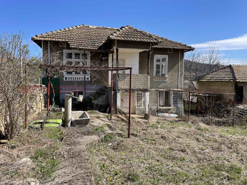 Продава КЪЩА, с. Лик, област Враца, снимка 1 - Къщи - 49245301