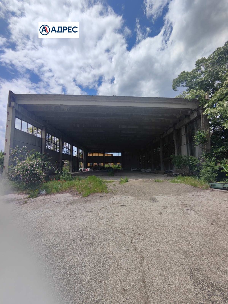 À venda  Construção industrial região Plovdiv , Karlovo , 665 m² | 80355979